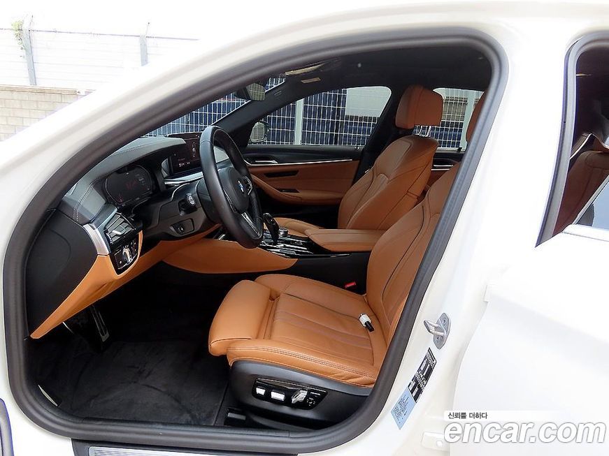 BMW 5-Series 2023