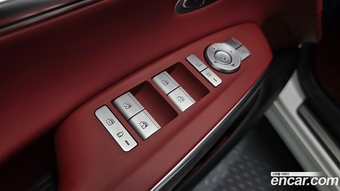 Genesis GV70 2024