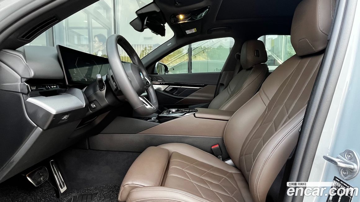 BMW 5-Series 2024