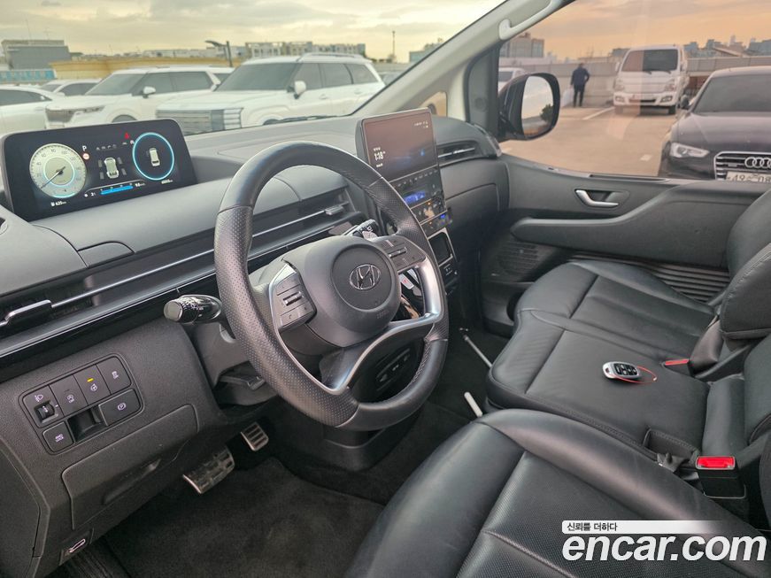 Hyundai Staria 2023
