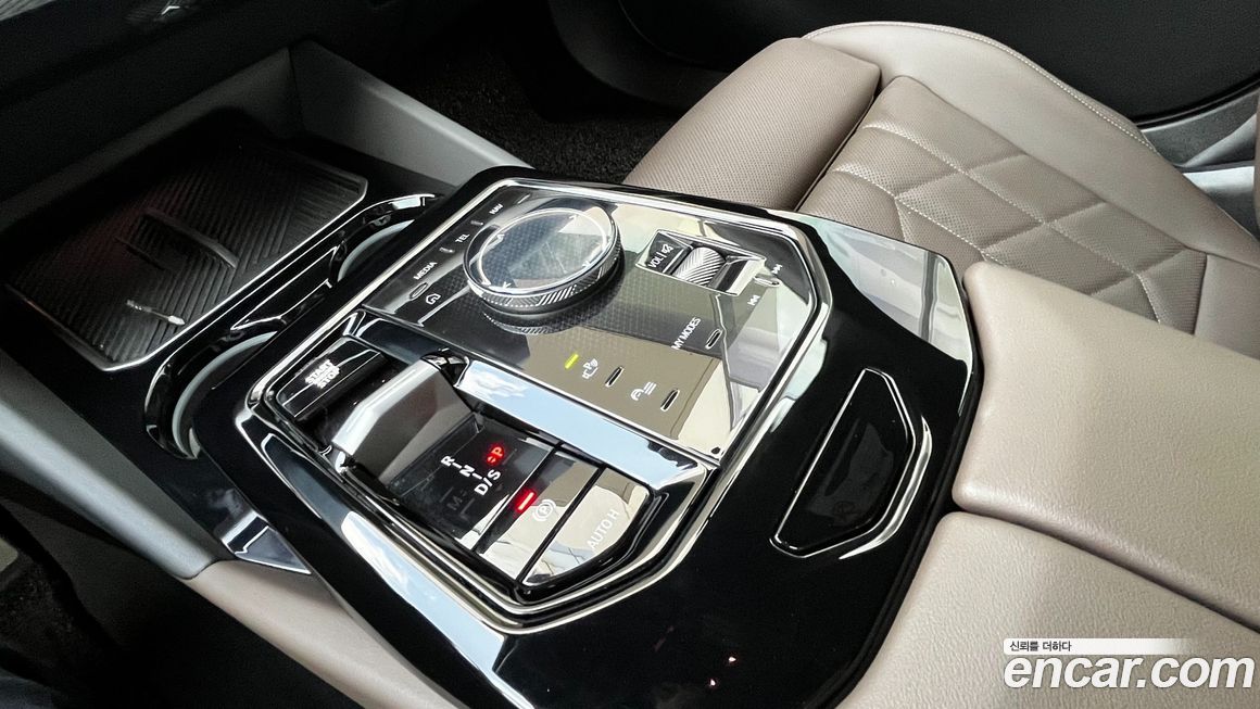BMW 5-Series 2024