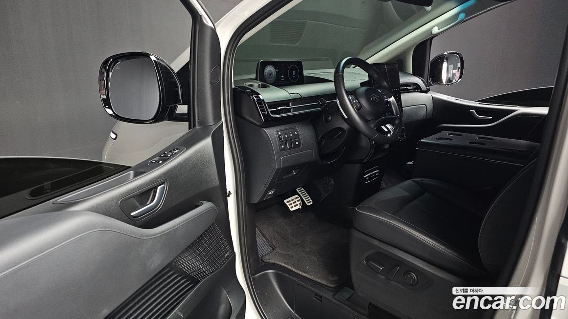 Hyundai Staria 2023