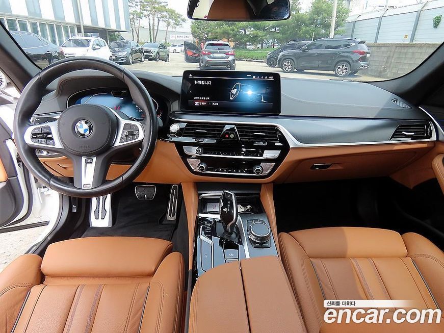 BMW 5-Series 2023
