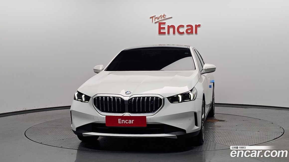 BMW i5 2024