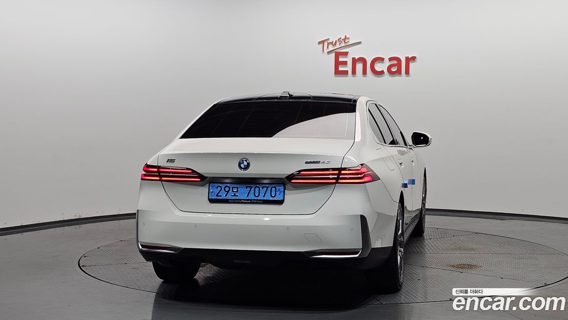 BMW i5 2024
