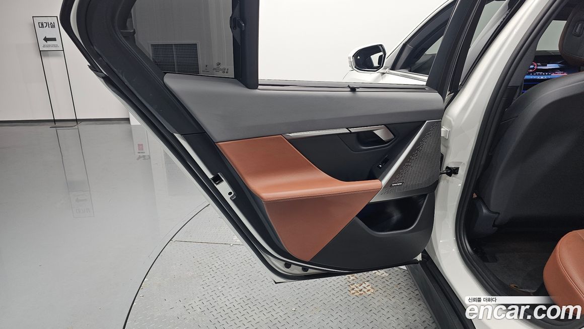 BMW i5 2024
