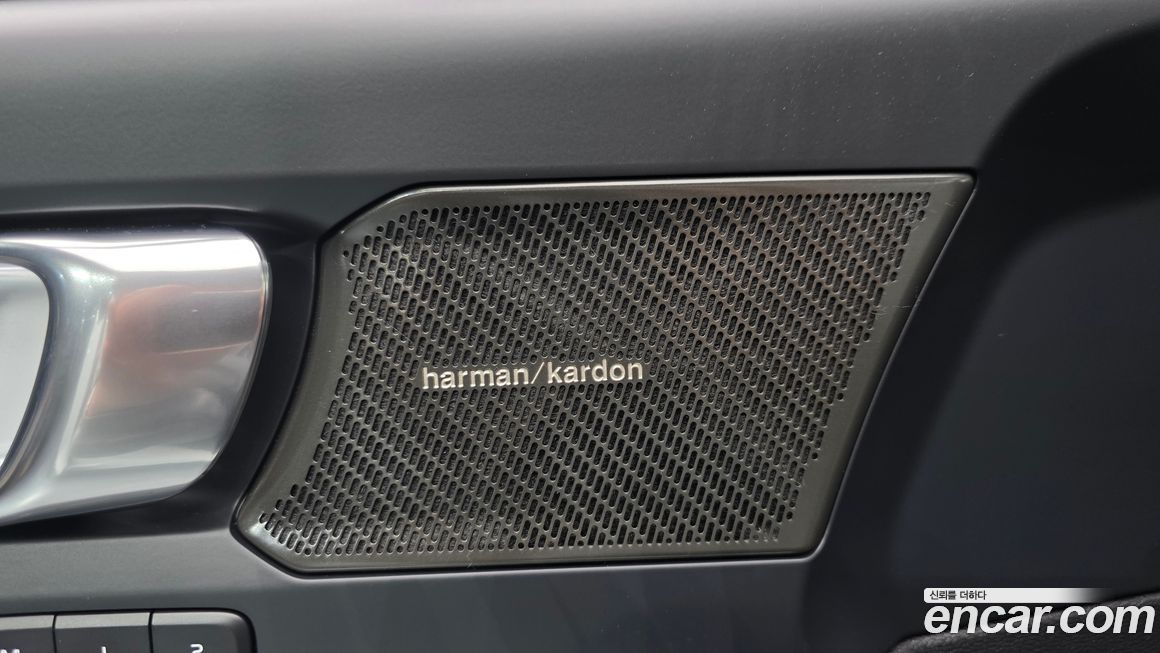 Volvo XC40 2023