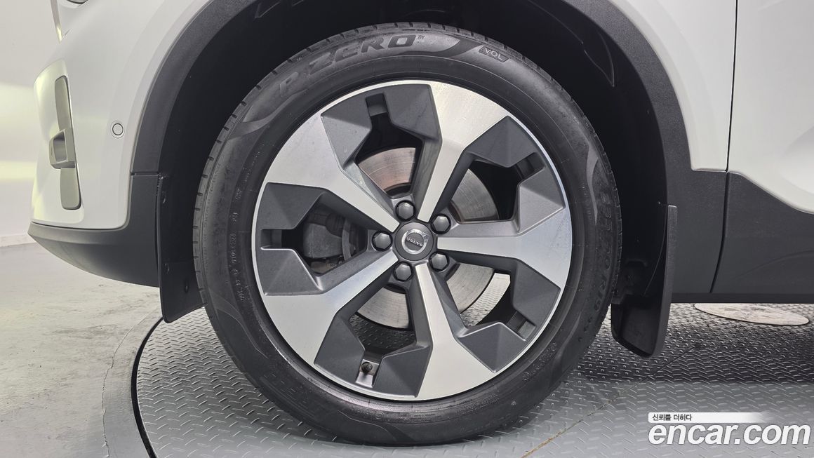 Volvo XC40 2023