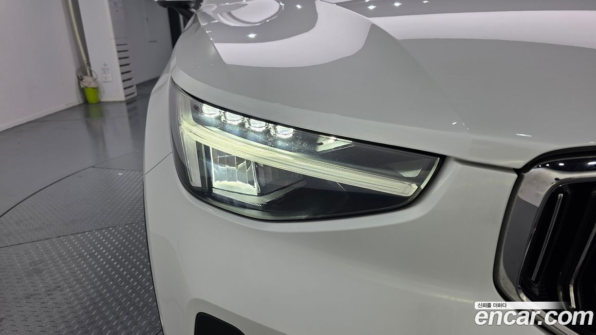 Volvo XC40 2023