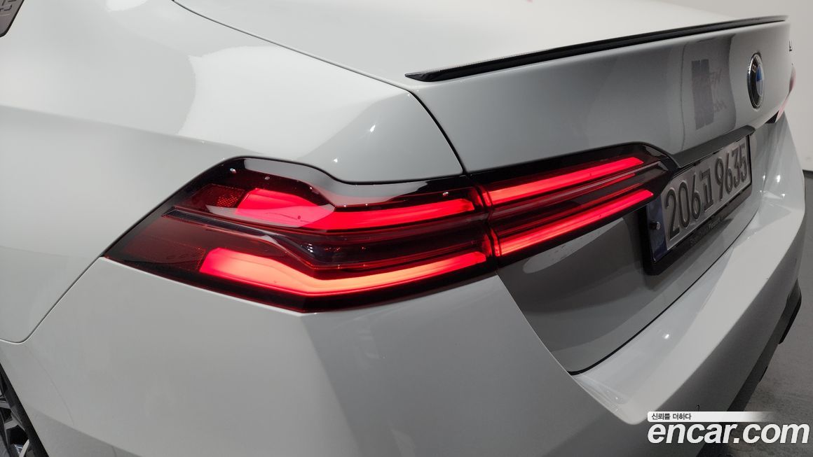 BMW 5-Series 2024