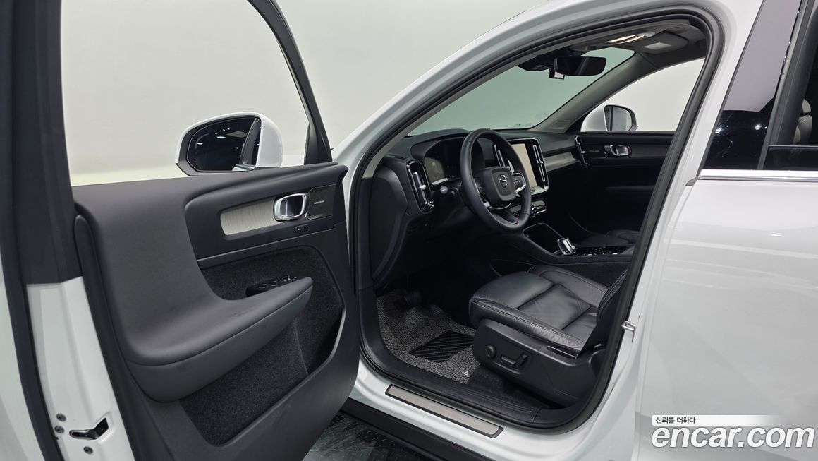 Volvo XC40 2023