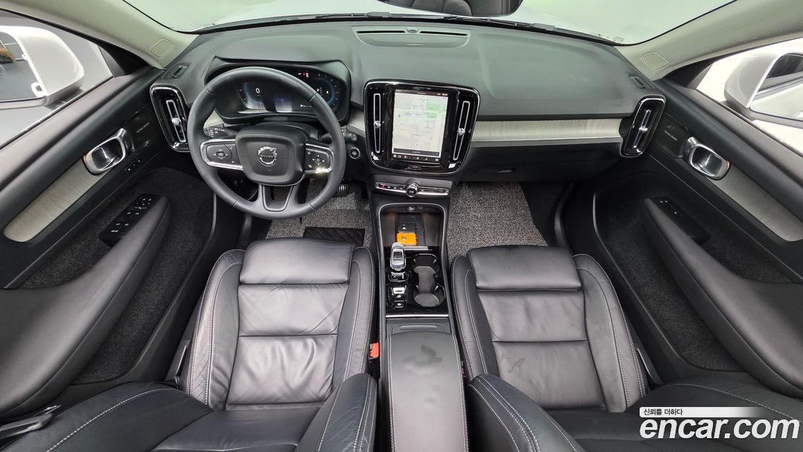 Volvo XC40 2023
