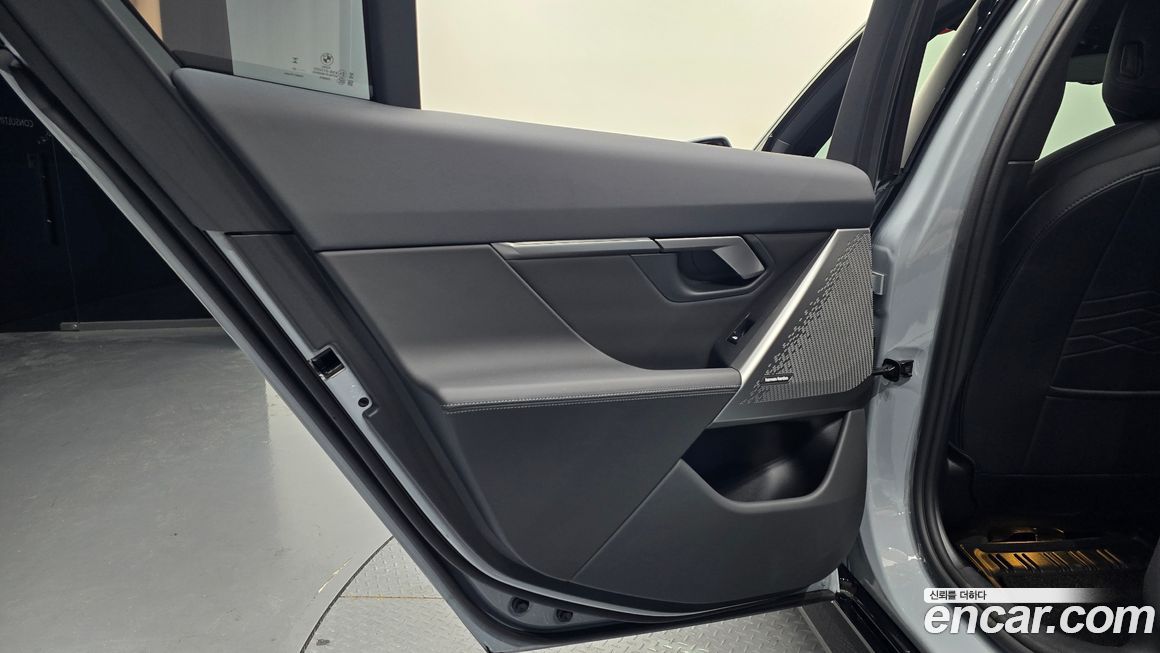 BMW 5-Series 2025