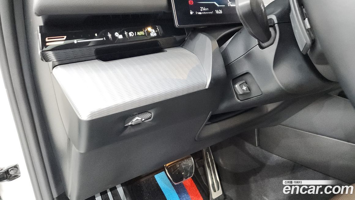 BMW 5-Series 2024