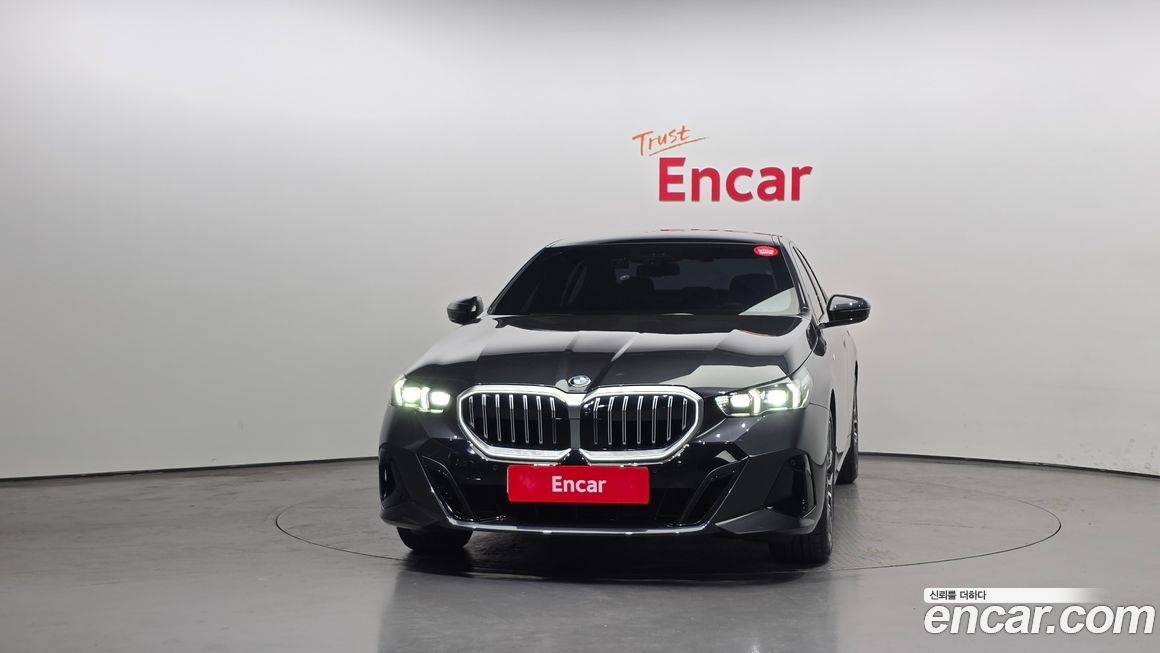 BMW 5-Series 2025