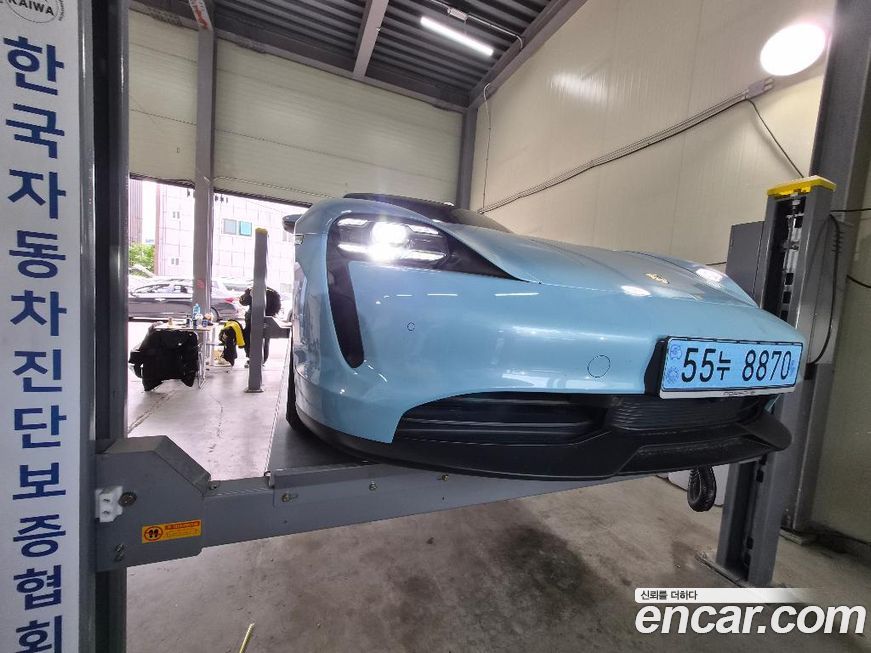 Porsche Taycan 2021