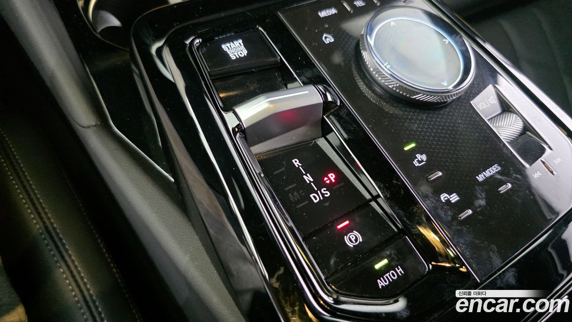BMW 5-Series 2025