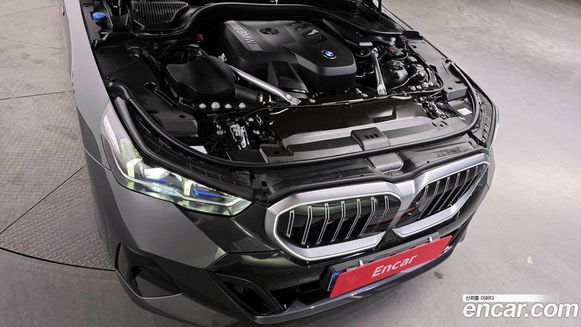 BMW 5-Series 2025
