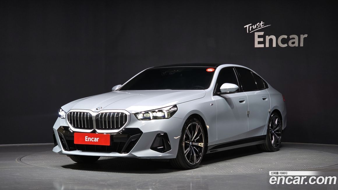 BMW 5-Series 2024