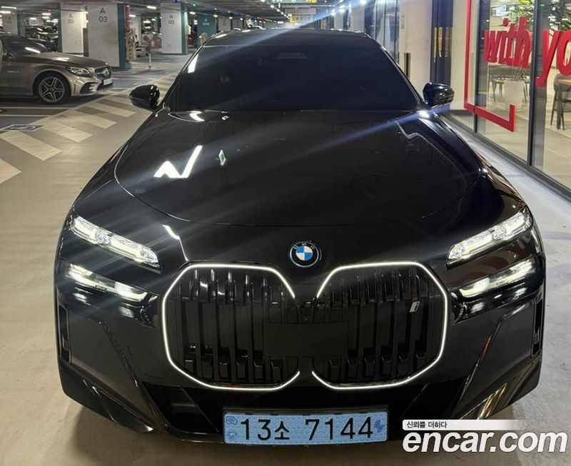 BMW i7 2024