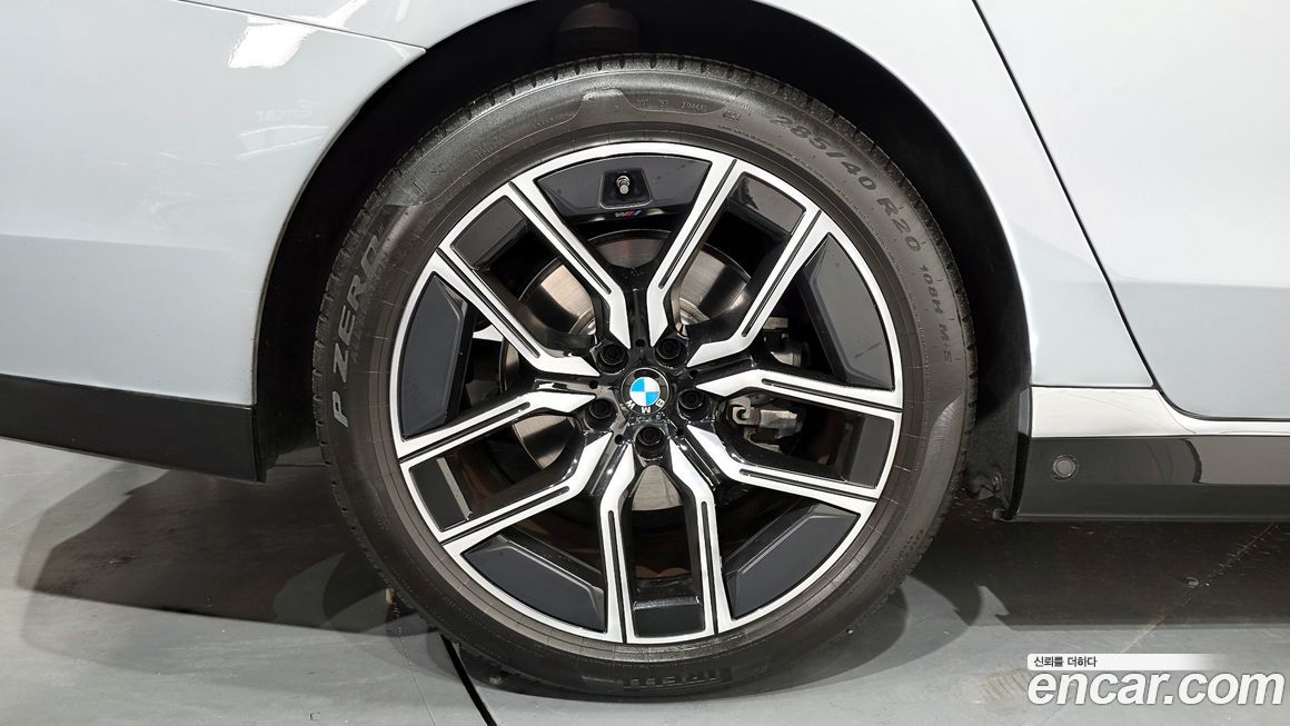 BMW 7-Series 2023