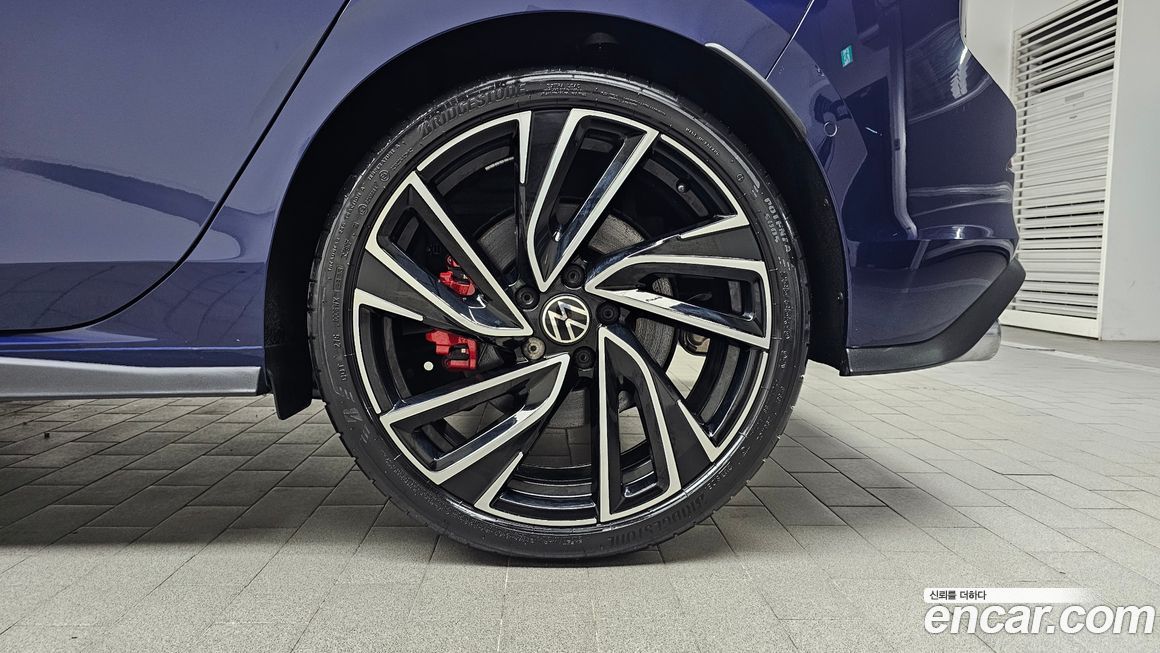 Volkswagen Golf 2024