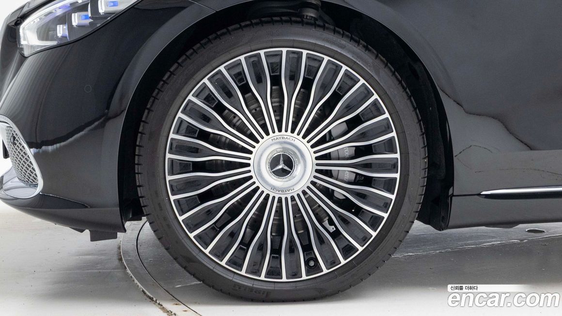 Mercedes-Benz S-Class 2025