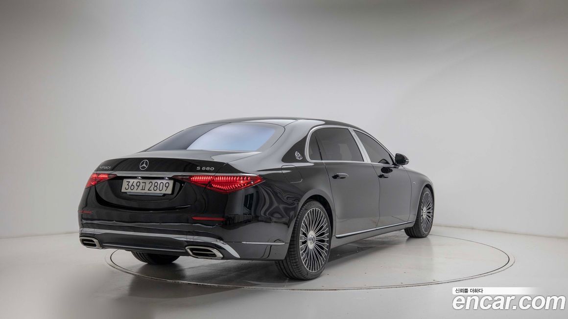 Mercedes-Benz S-Class 2025