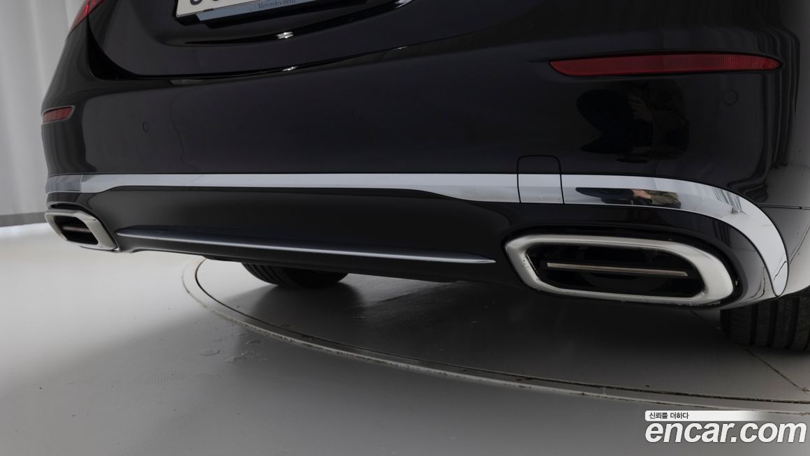 Mercedes-Benz S-Class 2025