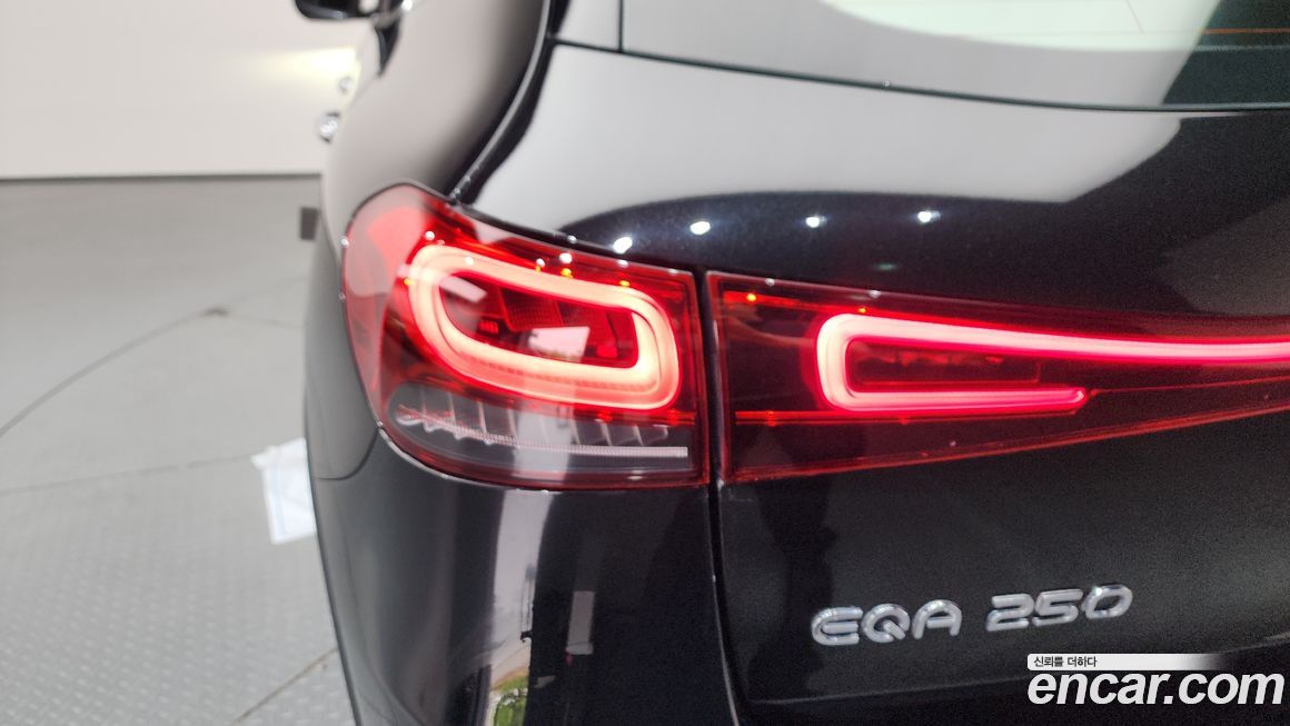 Mercedes-Benz EQA 2023