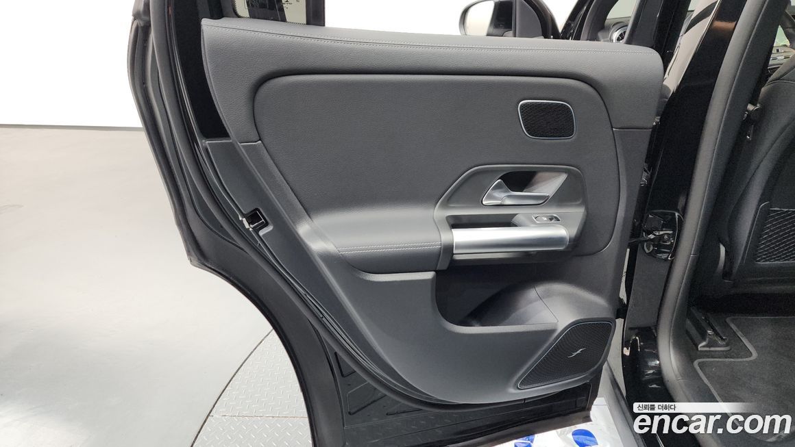Mercedes-Benz EQA 2023
