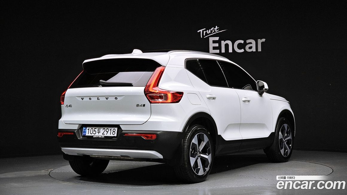Volvo XC40 2025