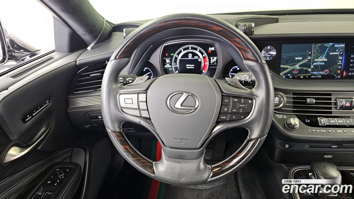 Lexus LS 2018