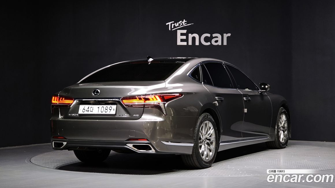 Lexus LS 2018