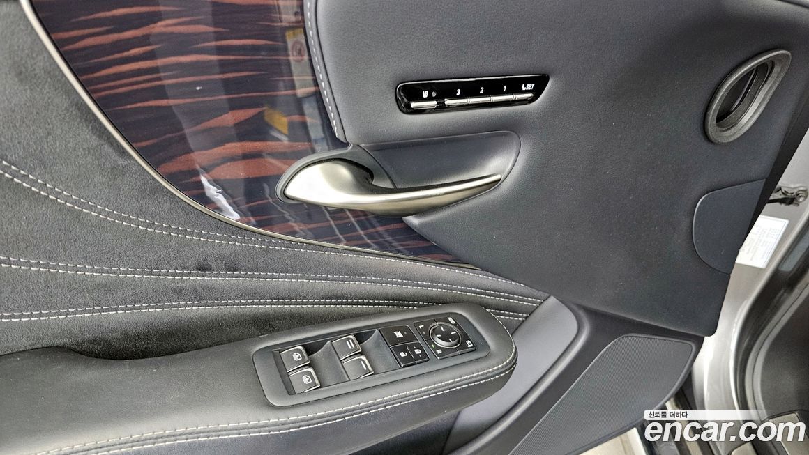 Lexus LS 2018