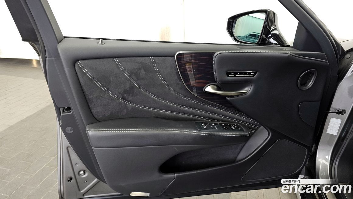Lexus LS 2018