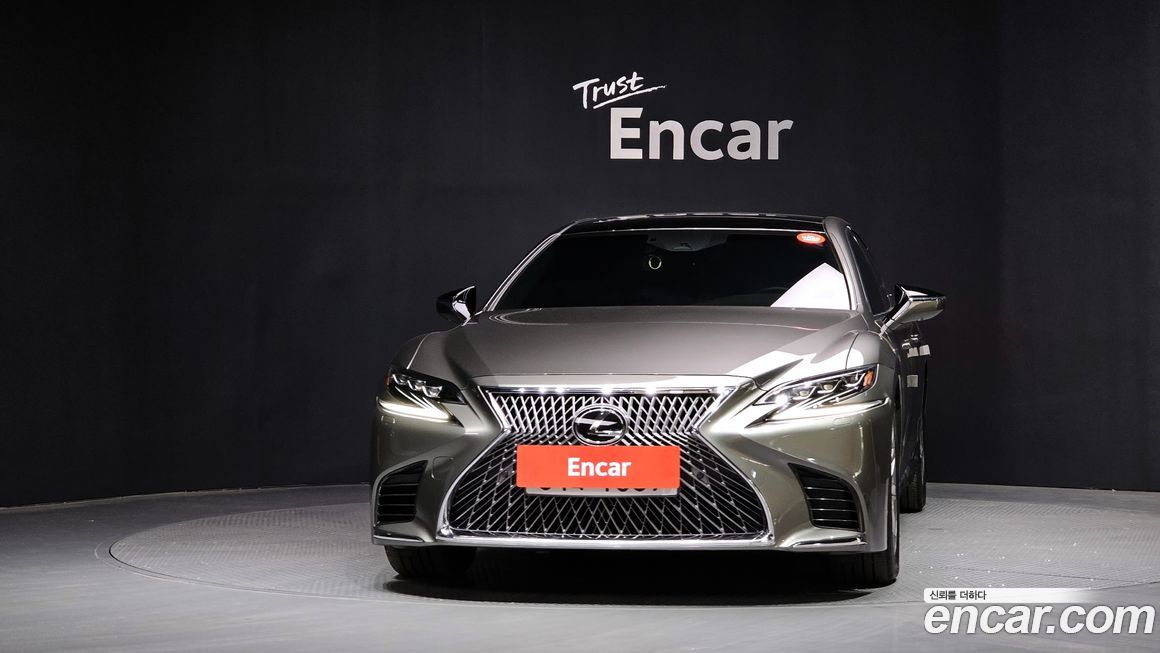 Lexus LS 2018