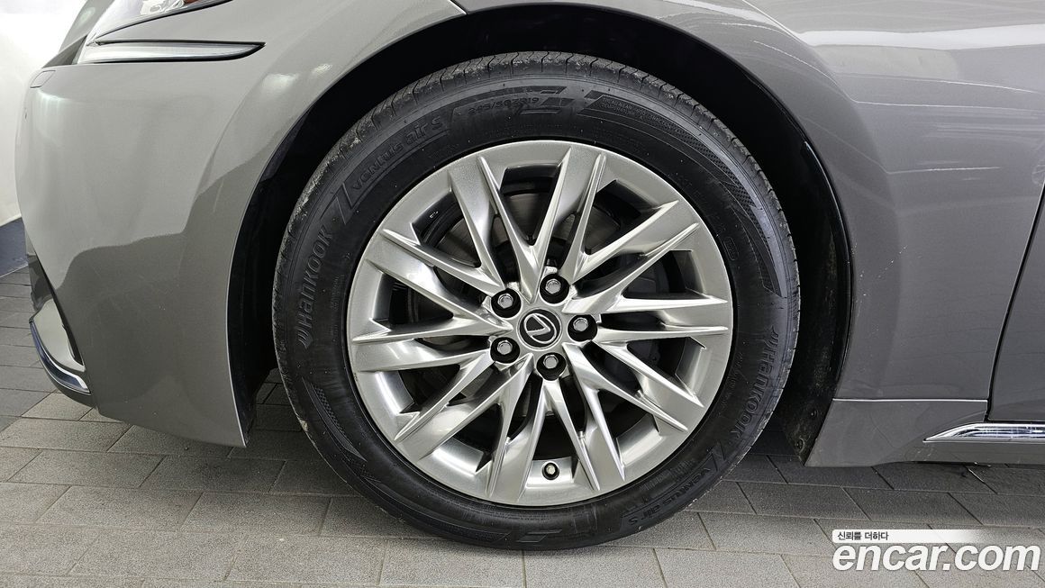 Lexus LS 2018