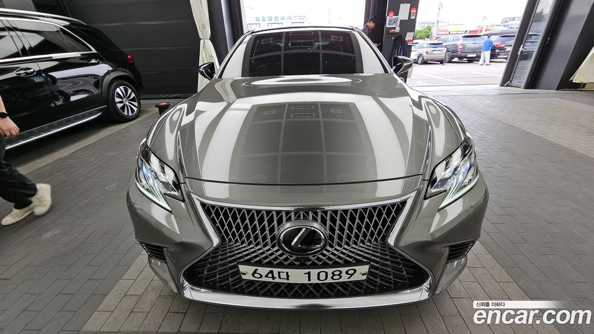 Lexus LS 2018