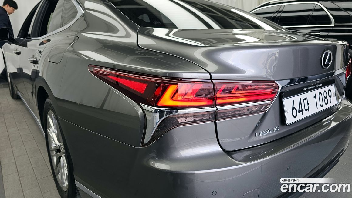Lexus LS 2018