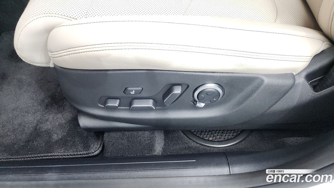 Genesis GV70 2023