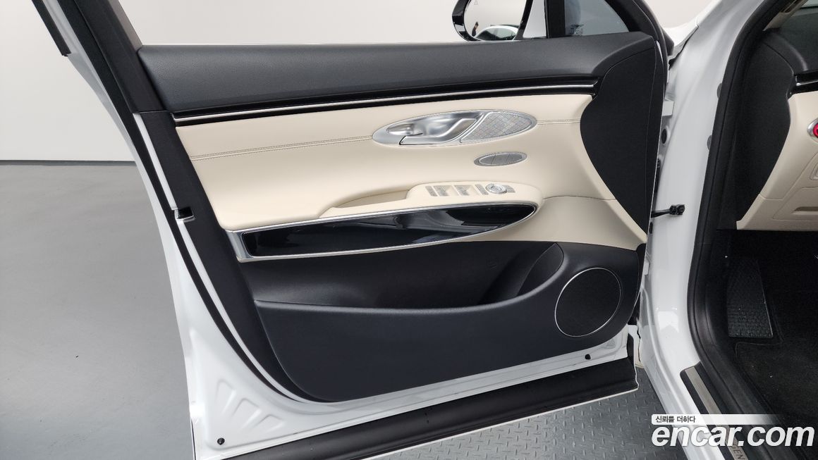 Genesis GV70 2023