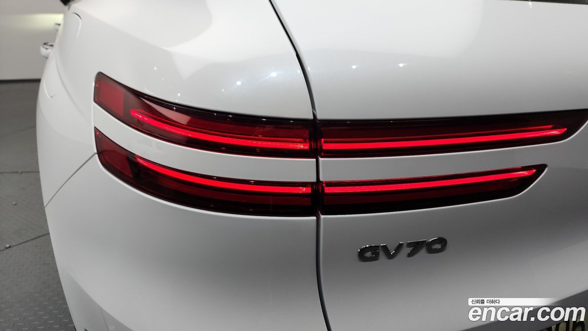 Genesis GV70 2023