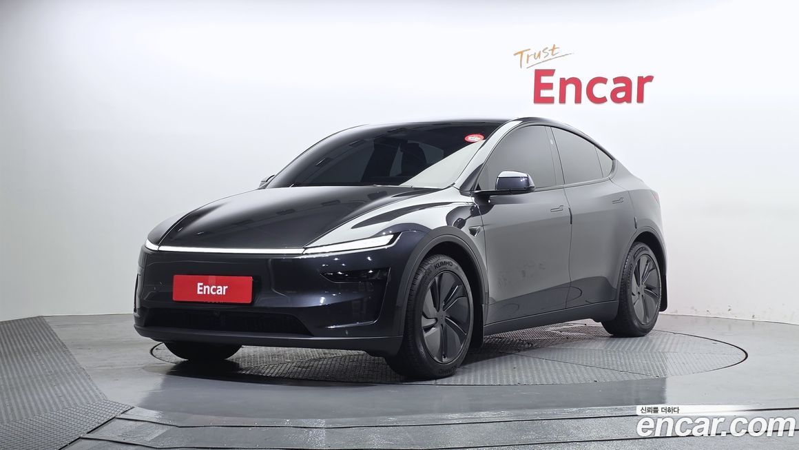 Tesla Model Y 2025