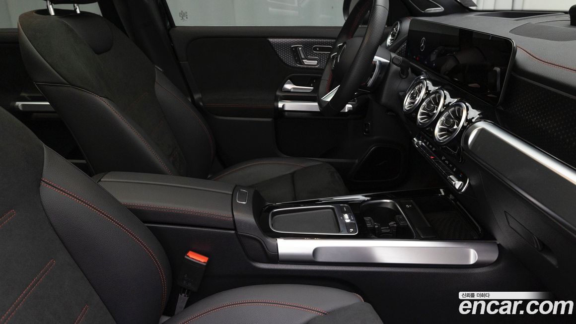 Mercedes-Benz EQB 2025