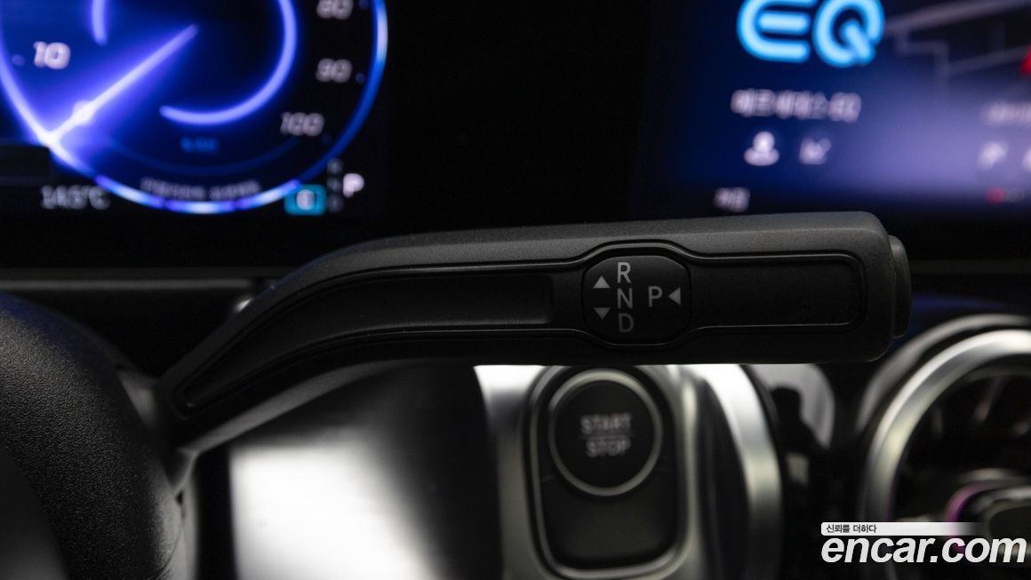 Mercedes-Benz EQB 2025