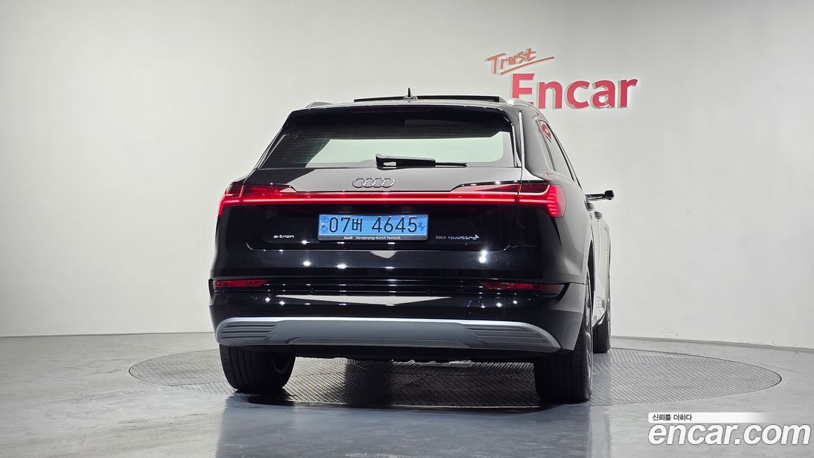Audi e-tron 2022