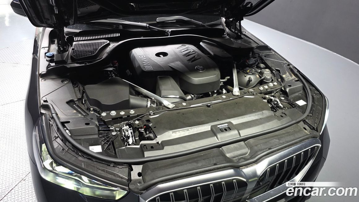 BMW 5-Series 2024