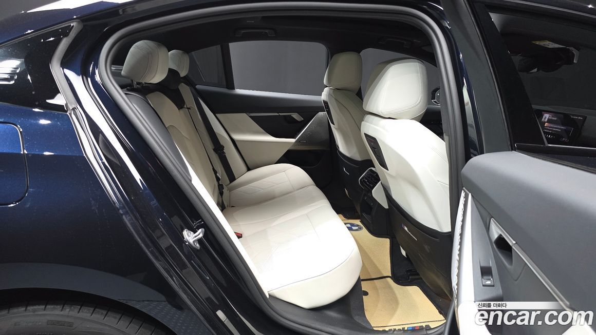 BMW 5-Series 2024