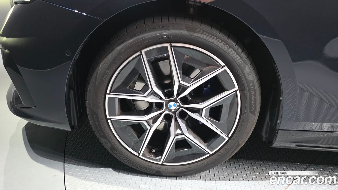 BMW 5-Series 2024